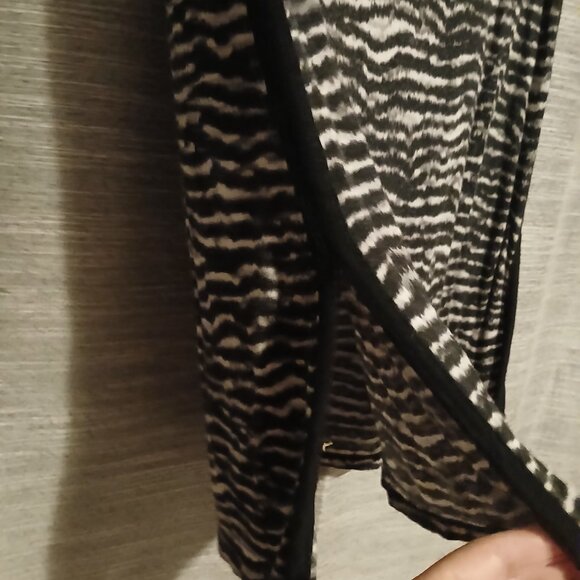 Tank - Picture 3 of 4